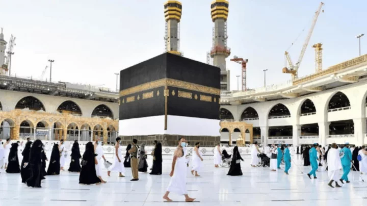 বাংলাদেশি হজযাত্রীদের ফেরত দেওয়া হলো ৮ কোটি ২০ লাখ টাকা