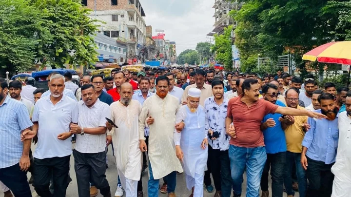 পাবনায় অনির্দিষ্টকালের জন্য ডাকা পরিবহন ধর্মঘট প্রত্যাহার