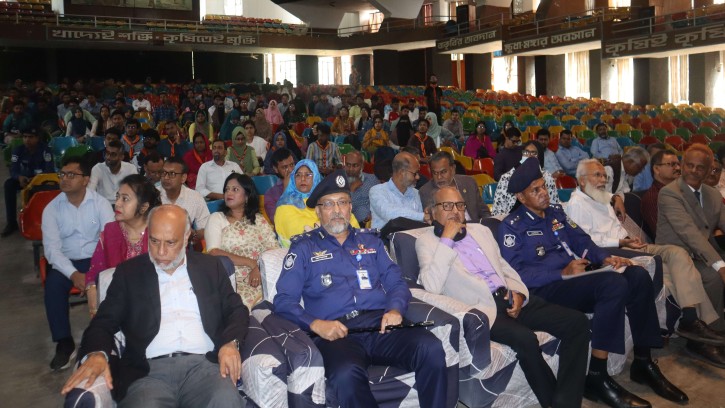 বাকৃবিতে 'মাদকমুক্ত দেশ গড়ি, মাদককে না বলি' শীর্ষক আলোচনা সভা অনুষ্ঠিত 