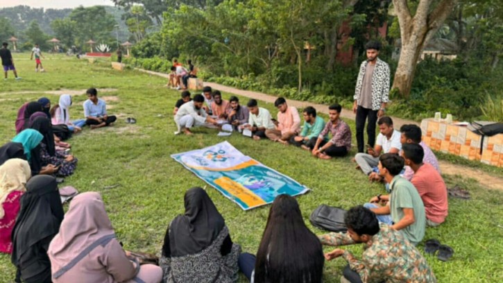 সৃজনশীলতা বৃদ্ধির জন্য পাঠকবন্ধুর মাসিক সভা অনুষ্ঠিত