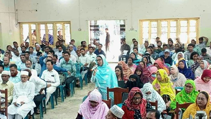 বিরামপুরে জরায়ুরমুখে ক‍্যান্সার প্রতিরোধে এইচপিভি টিকা অবহিতকরণ সভা