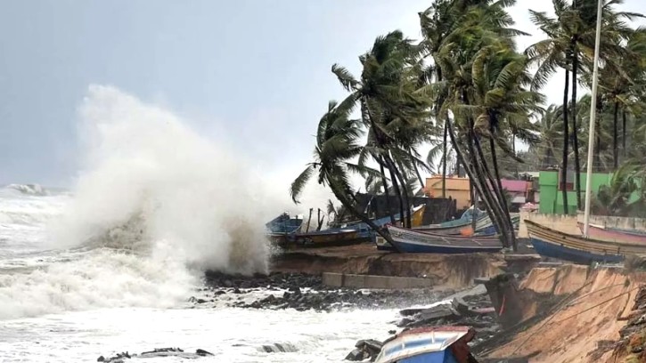 পশ্চিমবঙ্গে ধেয়ে আসছে ঘূর্ণিঝড় ডানা