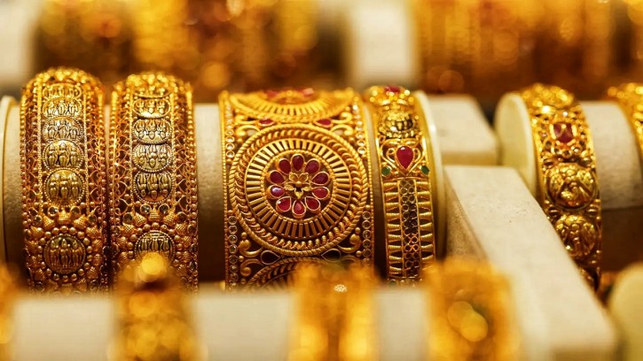 এবার দেশের বাজারে স্বর্ণের দামে বড় পতন