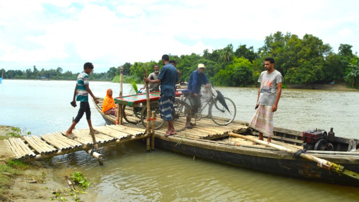 আত্রাই নদীর ওপর ব্রীজ নির্মাণের দাবি এলাকাবাসীর